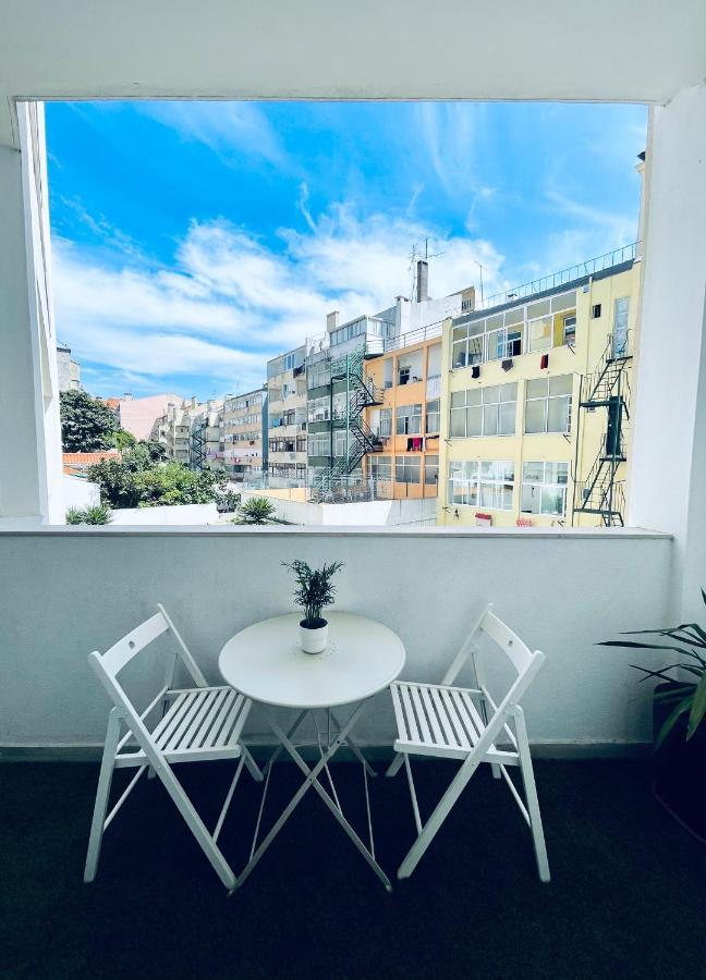 Sunny Arroios Apartment Lisbon Luaran gambar